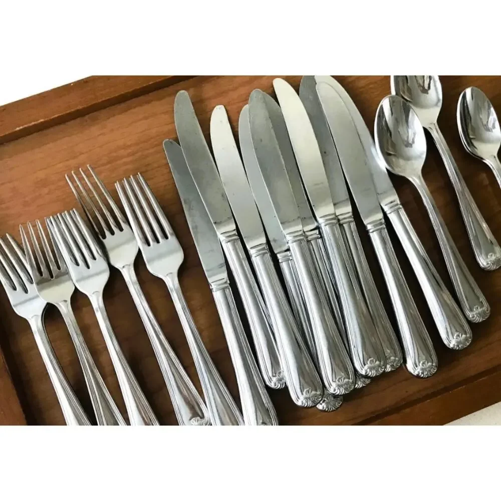 Gorgeous Gorham WINFIELD Stainless 18/8 Flatware - 32 Piece Set